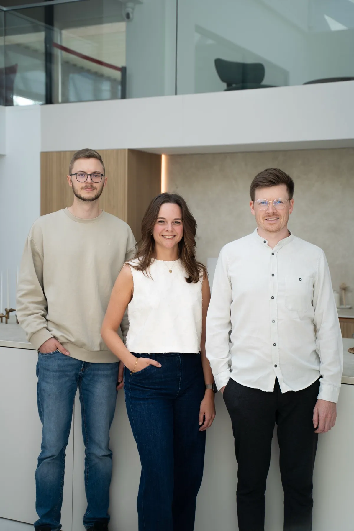 Das Team von zweiund50 im Büro